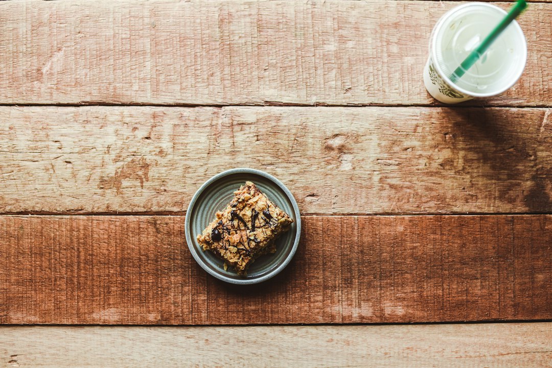 Chewy Oatmeal Chocolate Chip Bars
