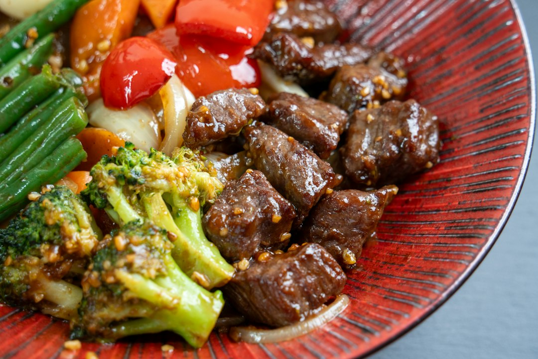 Garlic Butter Steak Bites and Broccoli